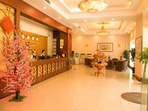Lobi atau kawasan kaunter penerimaan di GreenTree Inn Zhongshan Nanlang Metro Station Branch
