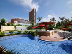 Bazén v ubytování Fliport Hotel Zhangzhou Yuanshan nebo v jeho okolí