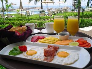 Breakfast options na available sa mga guest sa Playa Caracol Hotel & Spa