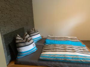 Postel nebo postele na pokoji v ubytování Ferienwohnung zum Kirschgarten