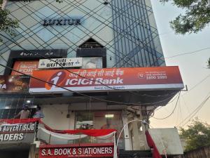 Certifikát, hodnocení, plakát nebo jiný dokument vystavený v ubytování Hotel O LUXIUR HOTEL