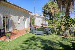 Сад в Hotel Malaga Picasso