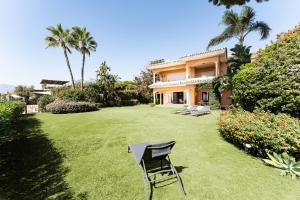 Κήπος έξω από το Amazing Venalmar Beach