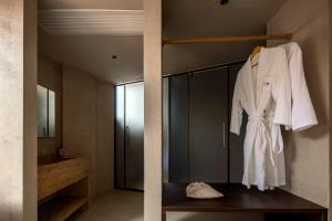 Φωτογραφία από το άλμπουμ του Qifeng Mountain Hidden Light Luxury Courtyard Hotel - Fenghuang Ancient City Nanhuamen σε Fenghuang