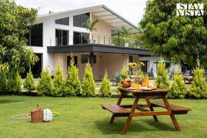 Zahrada ubytování The Den by Vieda - Part of StayVista