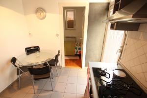 Kuchyňa alebo kuchynka v ubytovaní Apartment Keglich