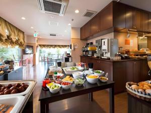 Makanan di atau berdekatan hotel