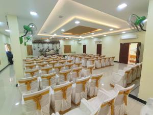 Restaurace v ubytování Nalli Plaza + 16 fotografií