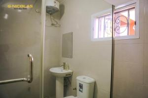 Phòng tắm tại 4 Bedroom Luxury Home, Lekki +47 ảnh