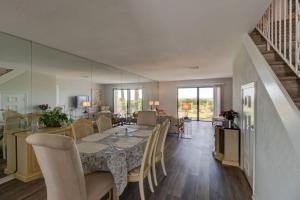 Χώρος καθιστικού στο Sandal Sand Cottages on Beach