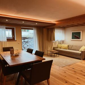 Un lugar para sentarse en Das Verwall Finest Apartments