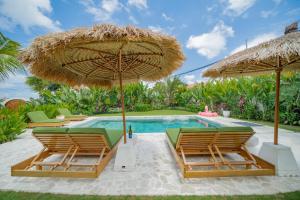 Swimmingpoolen hos eller tæt på Villa Santai Padonan