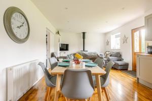 Istumisnurk majutusasutuses Cottage 4 miles to Hayle beach with EV charger