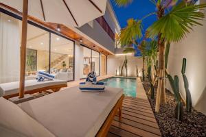 Πισίνα στο ή κοντά στο La Prima villa near Savaya