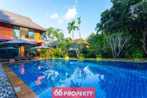 Bazén v ubytování THE ONE VILLA nebo v jeho okolí