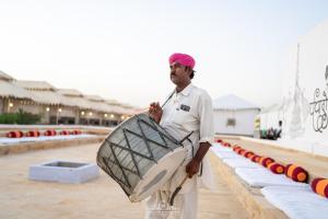 Huéspedes de NK Desert Camp Jaisalmer 63 fotos más
