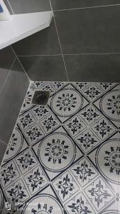 Koupelna v ubytování Homestay Mẹ Khang 2 WC riêng,Mới VIP