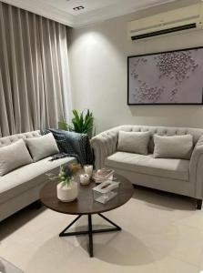 Gallery image of شقة في حي الملقا غرفتين وصالة in Riyadh