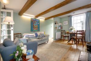 Kuchyň nebo kuchyňský kout v ubytování Saffron Cottage