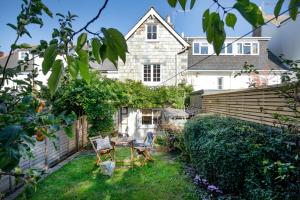 Zahrada ubytování Saffron Cottage