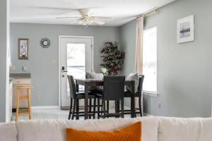 Un lugar para sentarse en Serene Getaway in Plainfield