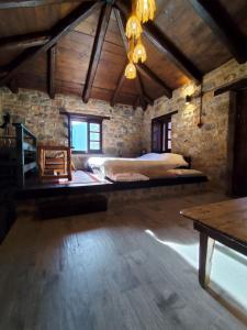 Postel nebo postele na pokoji v ubytování Velanidi Guesthouse