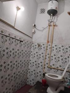 Phòng tắm tại Global Beds Kolkata +11 ảnh