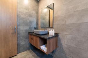 Koupelna v ubytování SaffronStays Pebble House + 18 fotografií