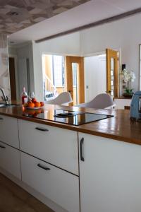 Η κουζίνα ή μικρή κουζίνα στο Seaview Lodge Anglesey