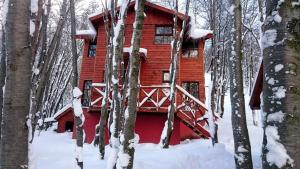 Cabañas Bosque Del Faldeo durante o inverno