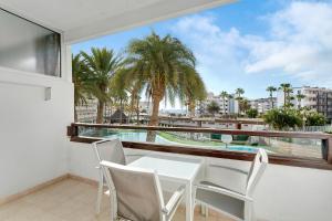 Balkoni atau teres di Nice Apartment 1210 In Central Area