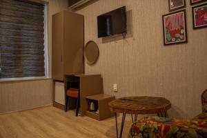 TV a/nebo společenská místnost v ubytování Galata Central Stay Private Rooms