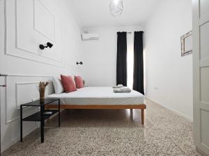 Katil atau katil-katil dalam bilik di Sleep with and Home