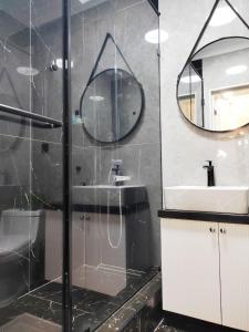 Ένα μπάνιο στο Островок комфорта и современности +16 φωτογραφίες