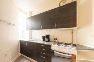 Dapur atau dapur kecil di Authentic Copenhagen Apartment for 4 Guests