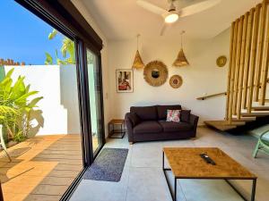 Ruang duduk di Aloes - Villa Salba. Panoramic view.