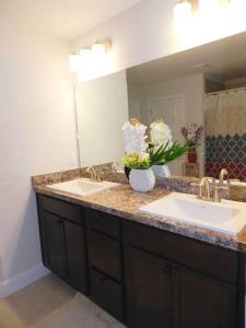 Fotografie z fotogalerie ubytování Modern 4BR Home with Wi-Fi & Garage Games v destinaci Ocala + 24 fotografií