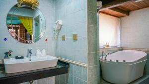 Un baño de Flower without boundry