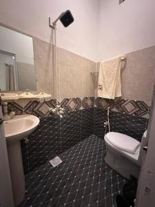 Koupelna v ubytování 2 bedroom Apartment in Karachi near airport