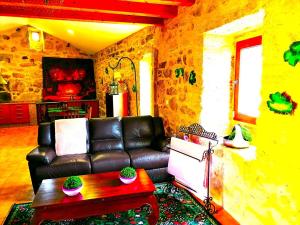 Et opholdsområde på La Casa del Bosque del Agua y SPA Prexigueiro Obsequio entrada por persona a circuito termal