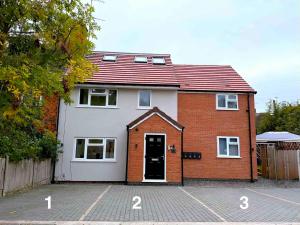 Το κτήριο όπου στεγάζεται  το διαμέρισμα