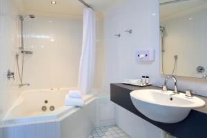 Kylpyhuone majoituspaikassa Brisbane International Virginia