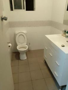 Ένα μπάνιο στο Airport small van for rest