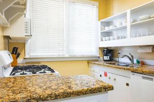 Kuchyň nebo kuchyňský kout v ubytování Sweet Caroline