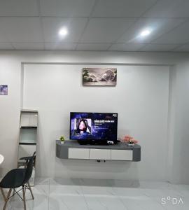 Μια τηλεόραση ή/και κέντρο ψυχαγωγίας στο Evergreen Bac Giang apartment