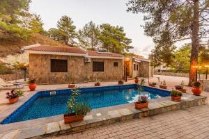 Πισίνα στο ή κοντά στο Villa Penelope Platres +24 φωτογραφίες