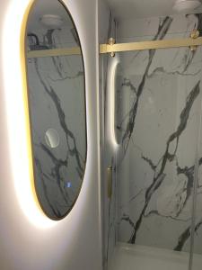 Koupelna v ubytování Levenvale Studio + 14 fotografií