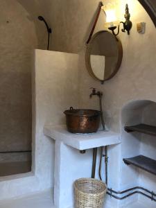 Fotografie z fotogalerie ubytování échappée troglodyte unique v destinaci Tūjān