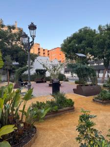 Κήπος έξω από το Loft Las Alpujarras - Torremolinos Centro, a 6 minutos de la playa caminando
