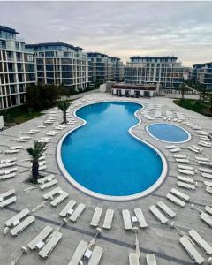 Bazén v ubytování Sea Breeze, Polo Residences nebo v jeho okolí